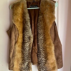 ⭐️RARE Fur and REAL Leather Jacket⭐️